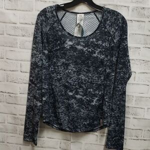 Under Armour top 